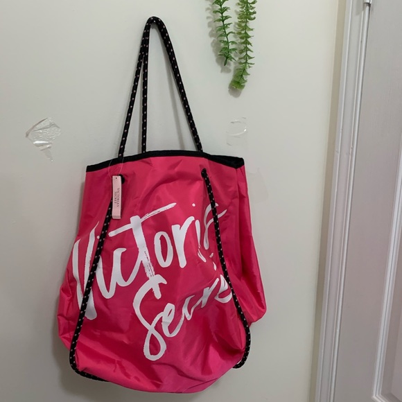 Victoria Secret Beach Water-Proof Tote Bag - Picture 8 of 16